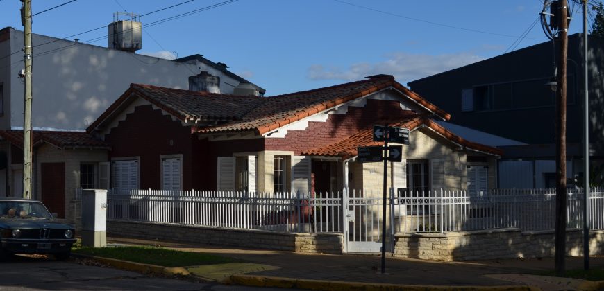 CHALET UNA PLANTA CON 3 DORM.